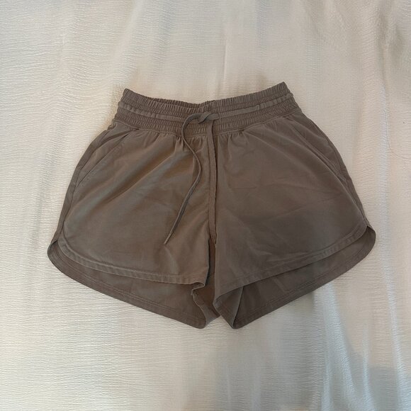 Abercrombie YPB motionTEK High Rise Lined Workout Shorts - Beige - XS - Picture 2 of 4